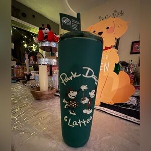 Disney Parks 2026 Starbucks Park Days And Lattes Green Tumbler With Straw NEW✨